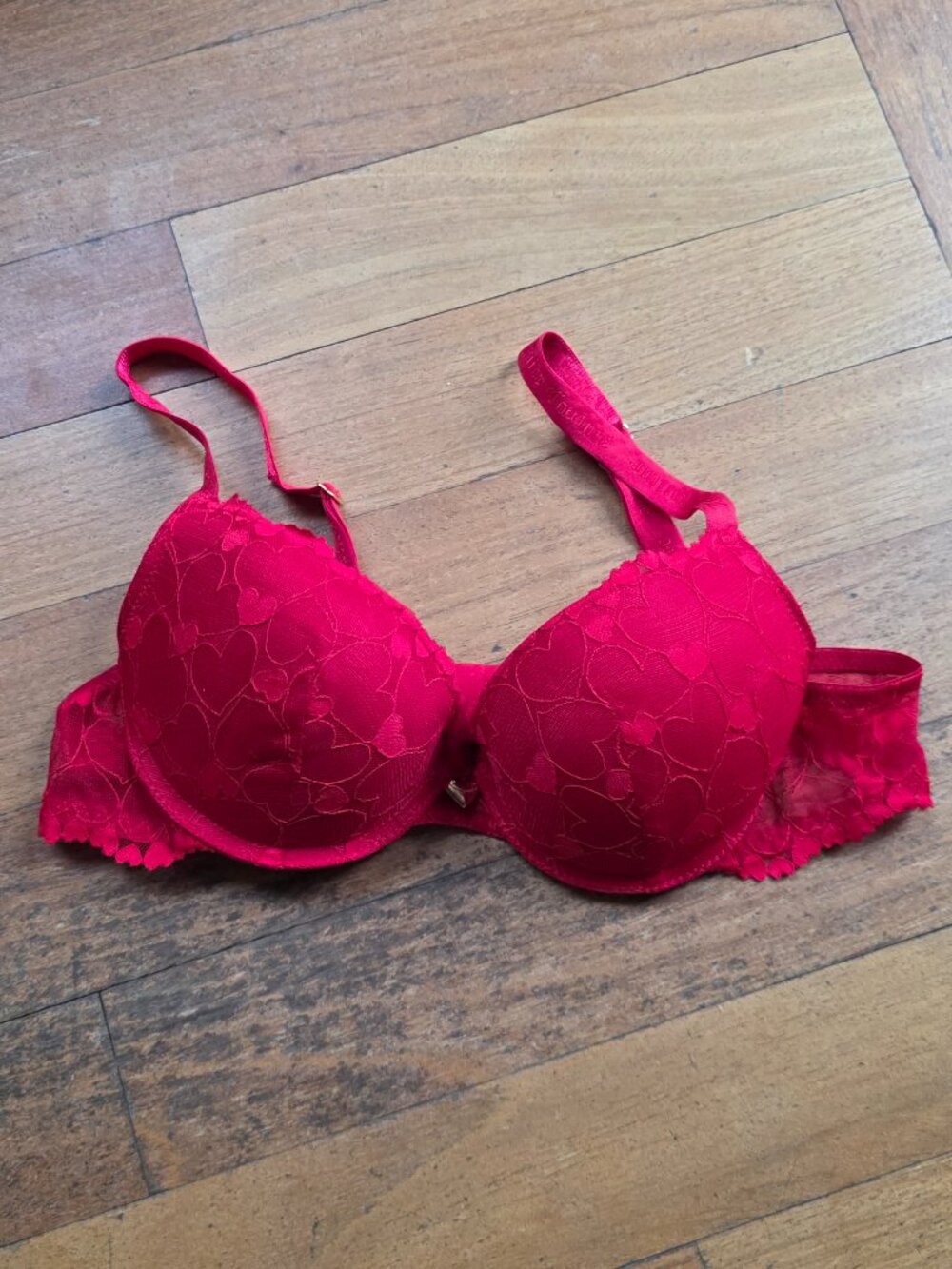 Juicy Couture Red Lace Molded Cup Bra Size 34B